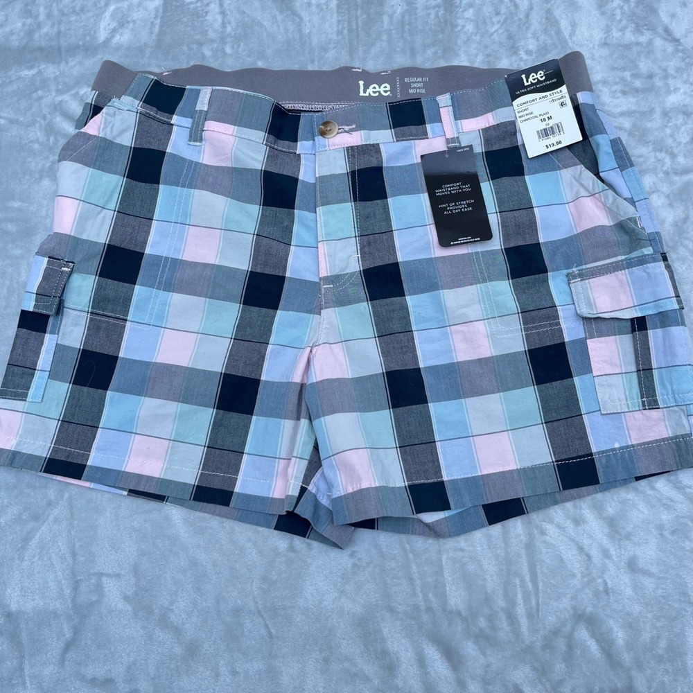 Lee Womens Regular Fit Mid Rise Cargo Shorts Charcoal Plaid Size 18M NWT